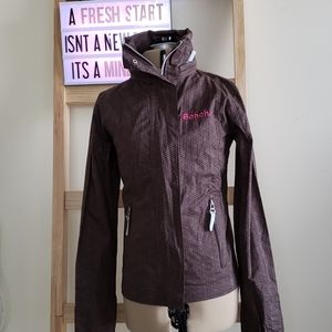 Bench Hooded Wind Breaker